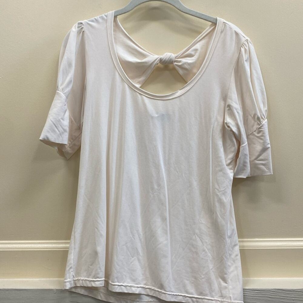 Basil & Maude ivory women’s size Medium short sleeve top